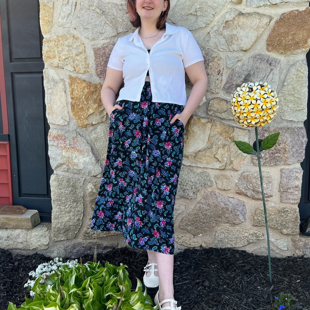Elastic waist paisley and floral midi skirt size large black